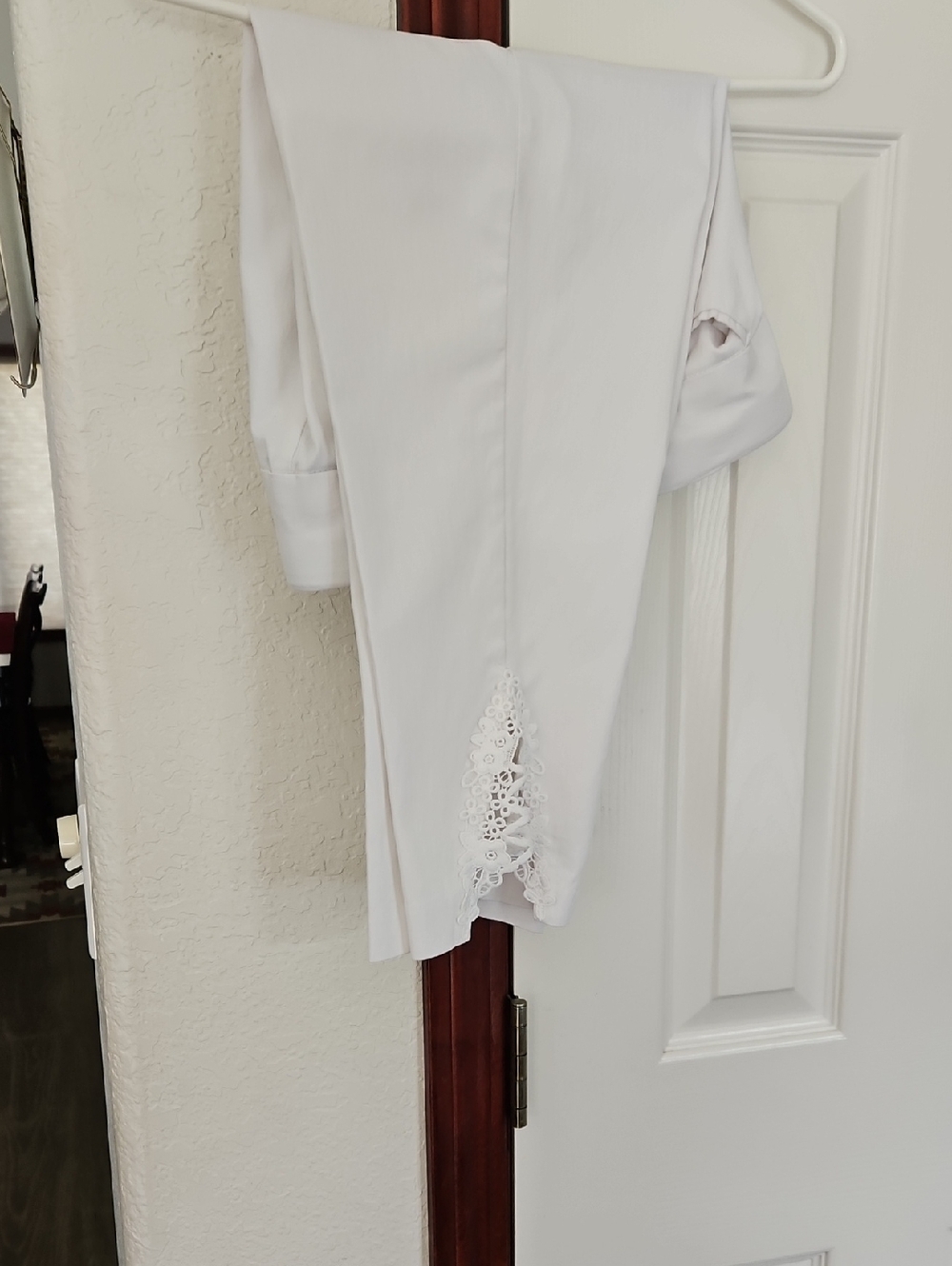 Christopher & Banks White Lace-Trim Capris